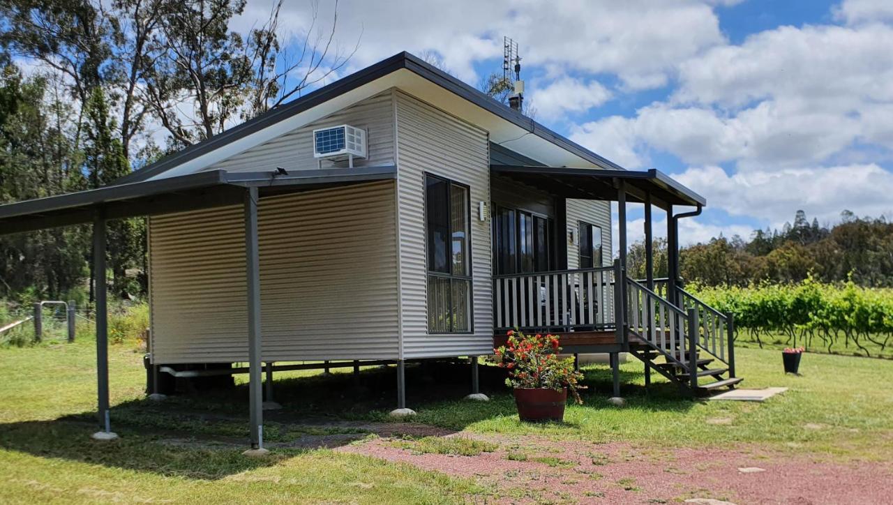 Just Red Wines Cabins Ballandean Exterior foto