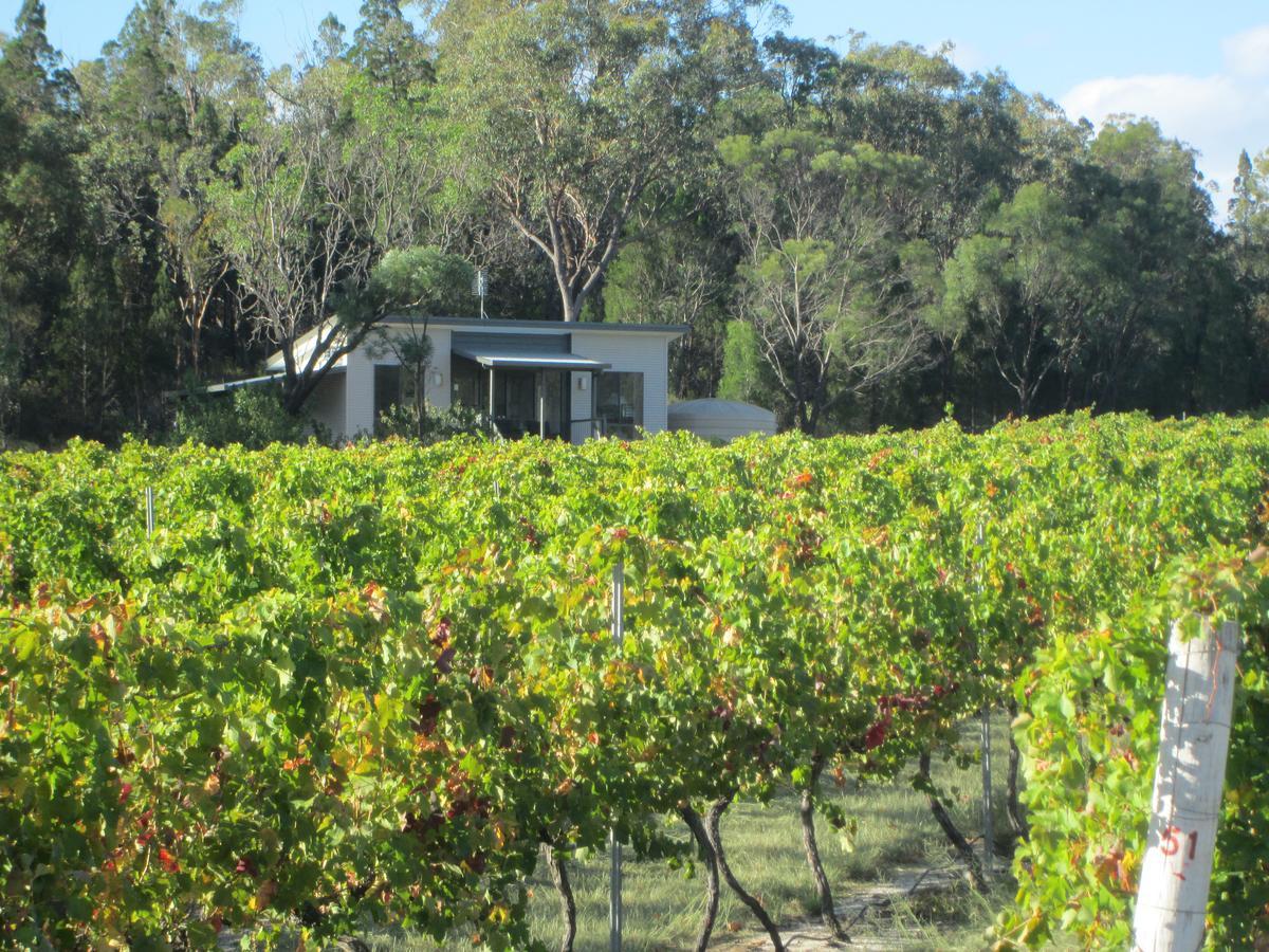 Just Red Wines Cabins Ballandean Exterior foto